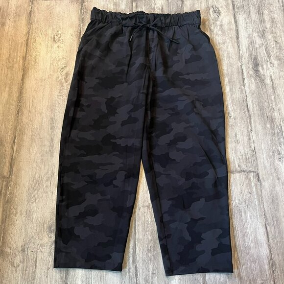 Lululemon Stretch High Rise Crop 23", Heritage 365 Camo Deep Coal Multi,… - Picture 1 of 10